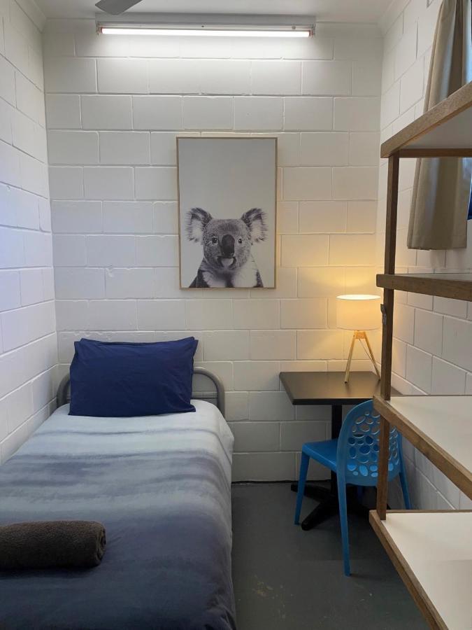 Coolangatta YHA Backpackers Vandrarhem Guldkusten Exteriör bild