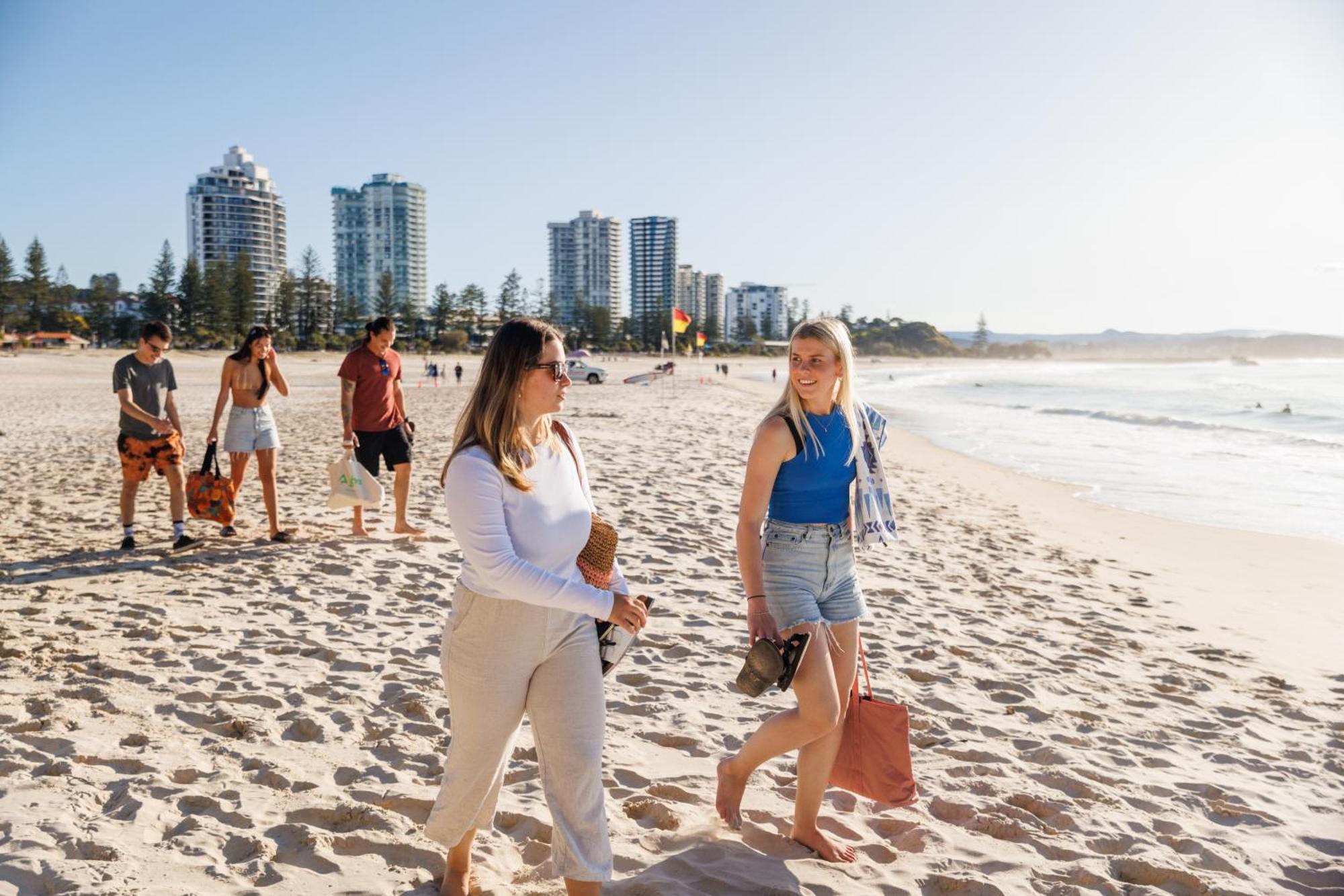 Coolangatta YHA Backpackers Vandrarhem Guldkusten Exteriör bild
