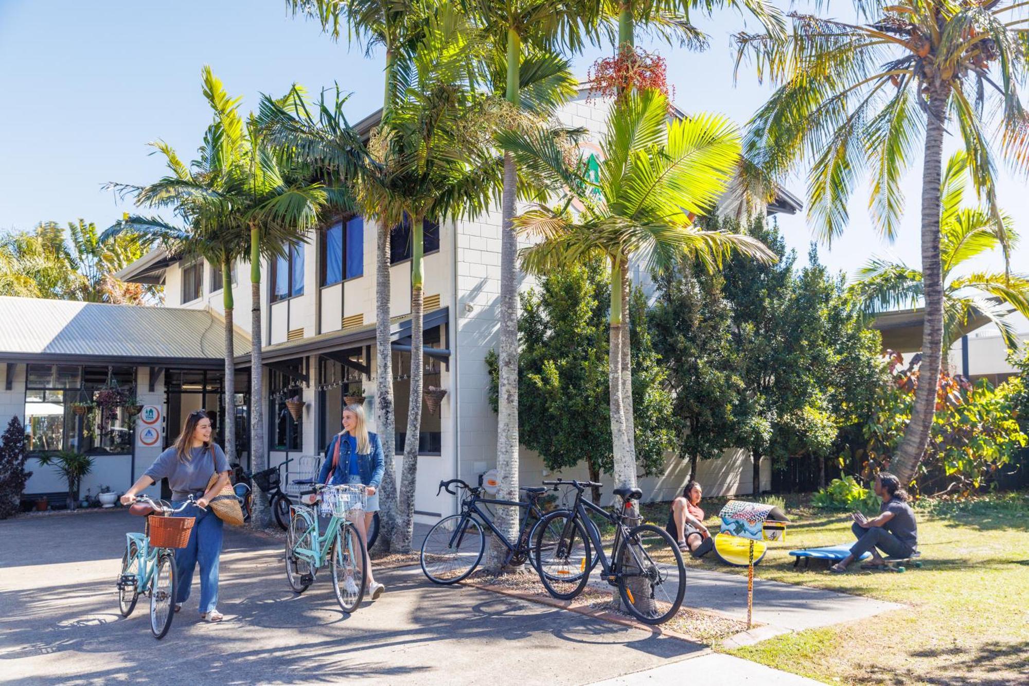 Coolangatta YHA Backpackers Vandrarhem Guldkusten Exteriör bild