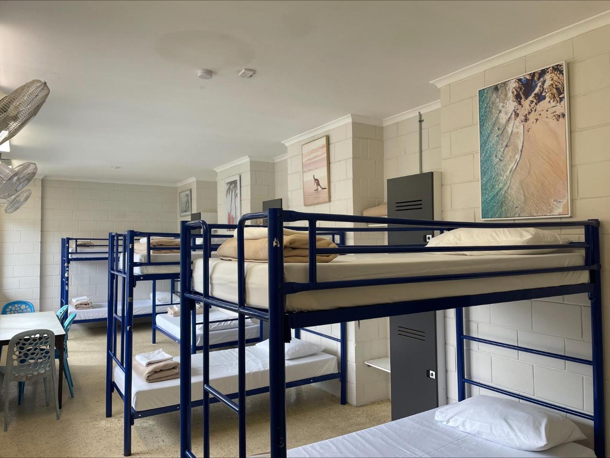 Coolangatta YHA Backpackers Vandrarhem Guldkusten Exteriör bild
